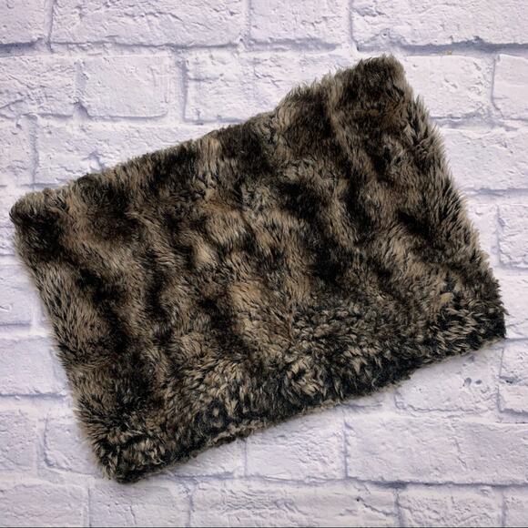 Faux Fur Infinity Scarf - Picture 2 of 3